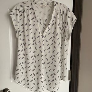 Stitchfix Fun 2 Fun Short Sleeve Feather Blouse —Large